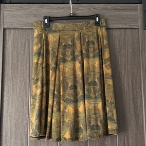 NWOT Lularoe Madison mustard and navy printed skirt size L fits sizes 14-16